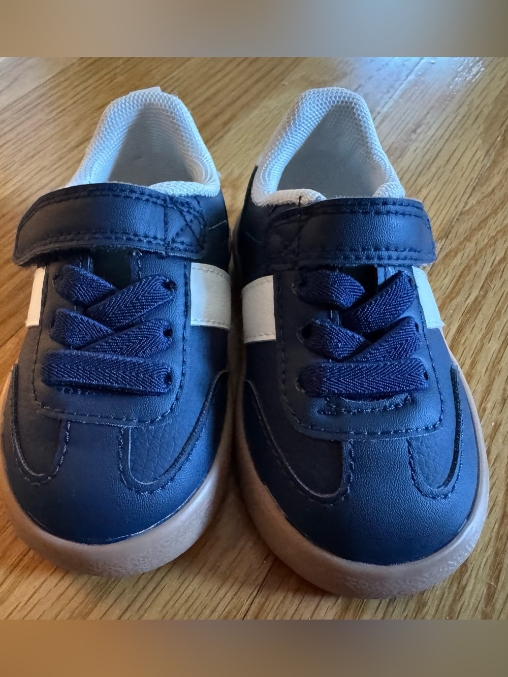 H&M Navy and White Baby/Toddler Sneakers 5.5 Like New